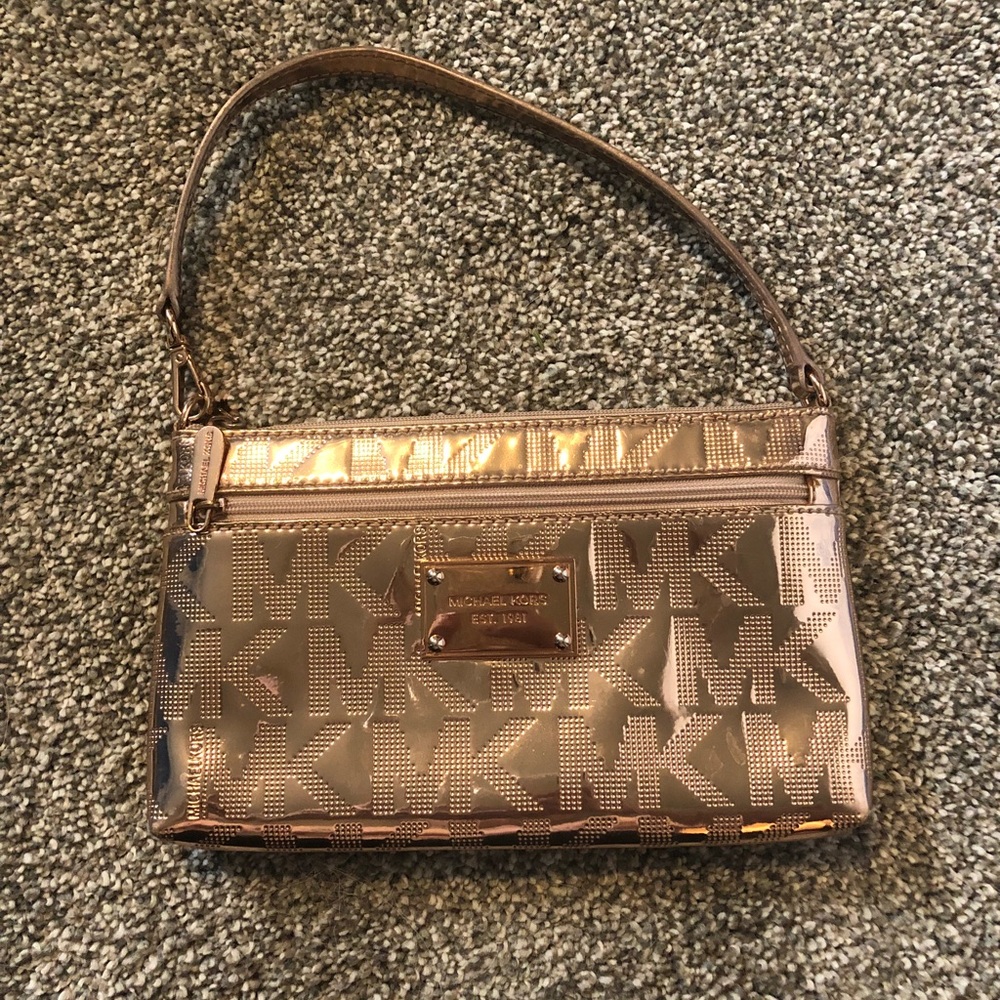 💕🎉 SALE 💕🎉 MK Rose Gold Authentic Wristlet